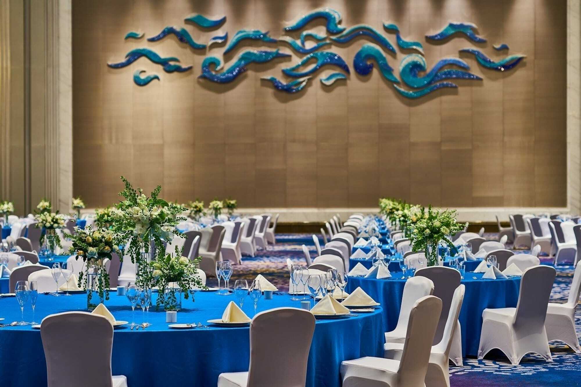Отель Wanda Realm Qingdao Movie Metropolis Экстерьер фото